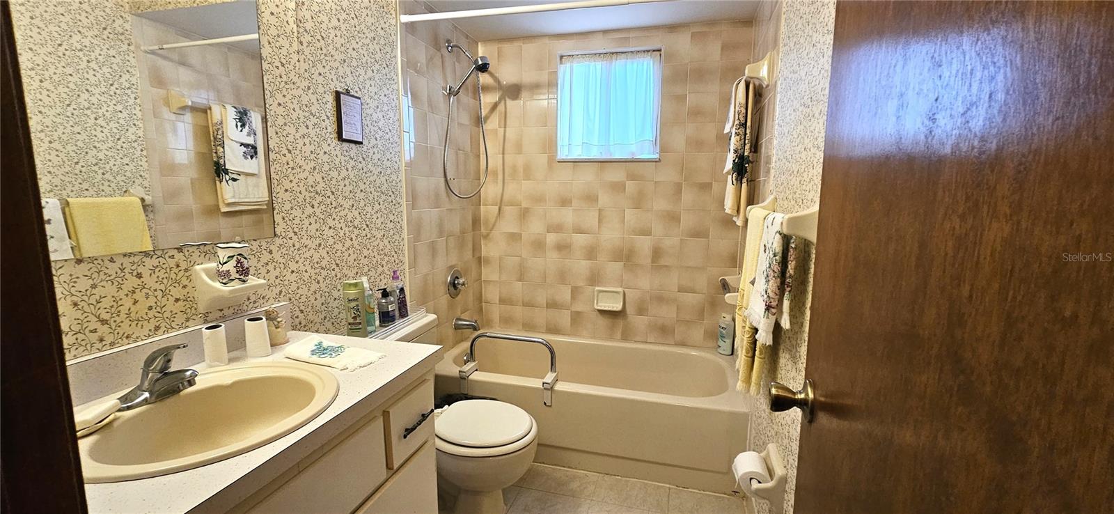 PALM CAY - Residential