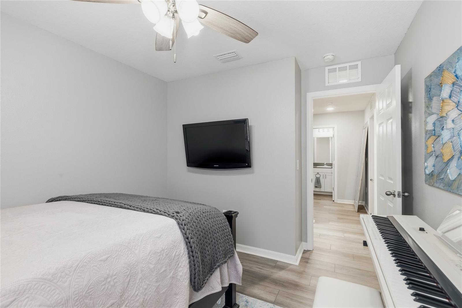 PASADENA POINT PHASE 1 PB 88 PG 29 BLOCK 12 LOT 7 - Residential