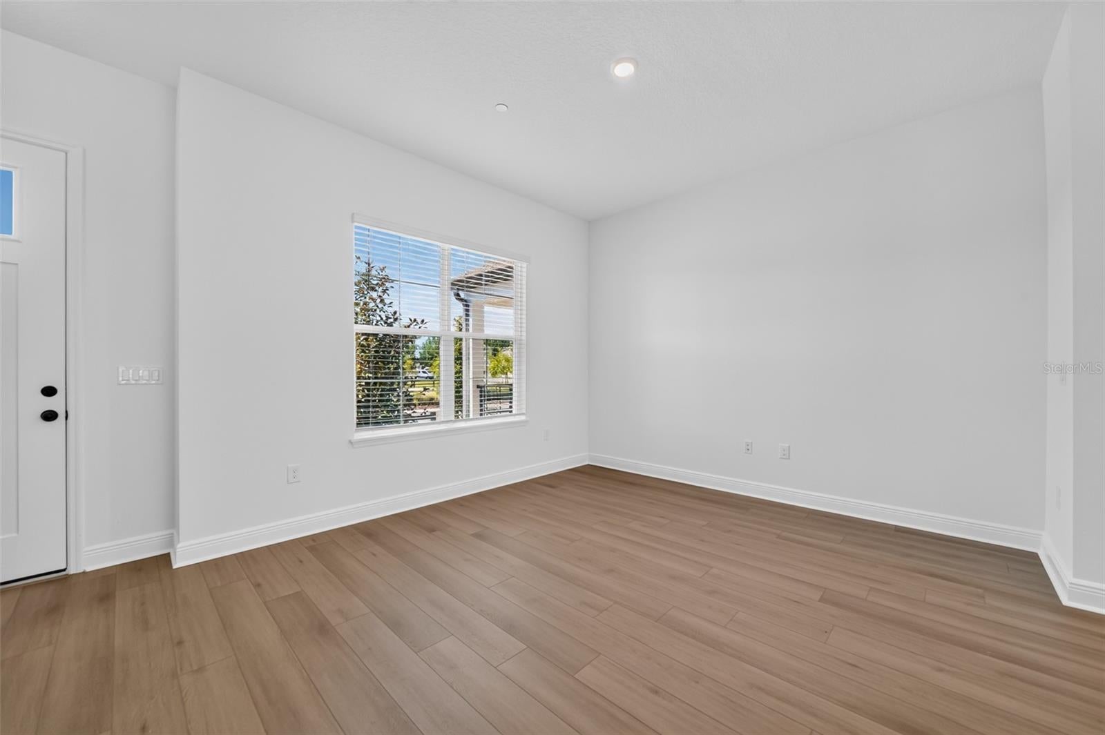 13321 LUSH LIME ALLEY