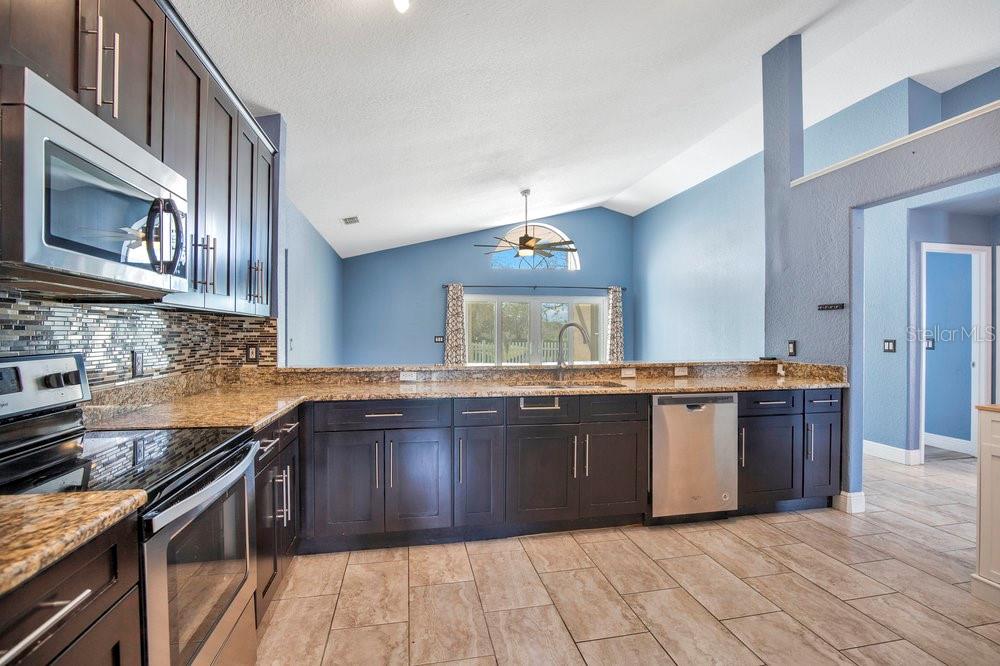 HUCKLEBERRY FIELDS TR N5 / WATERFORD LAKES - Residential