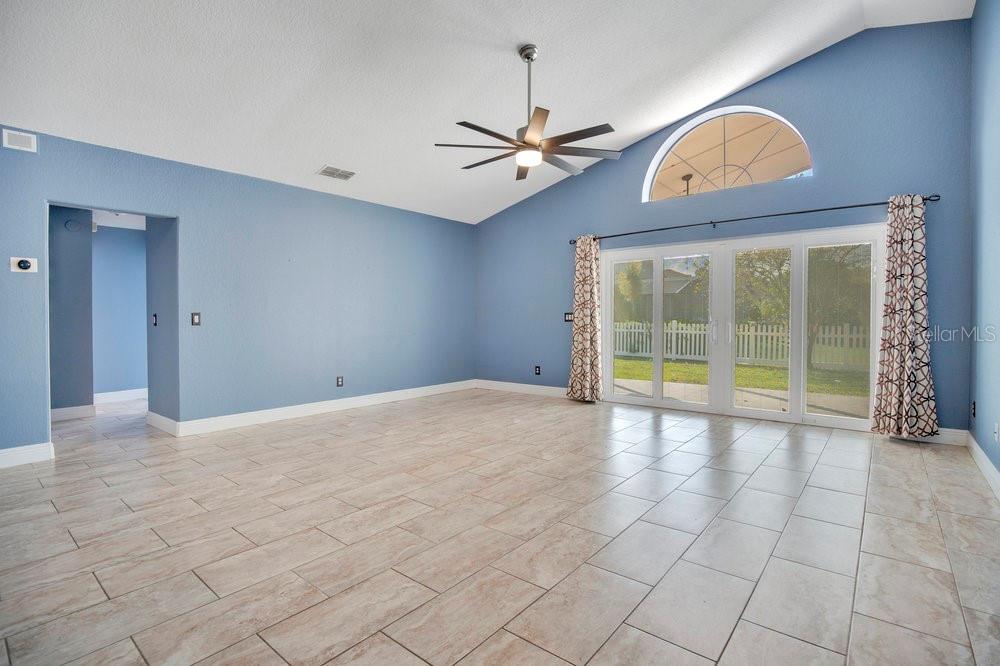 HUCKLEBERRY FIELDS TR N5 / WATERFORD LAKES - Residential