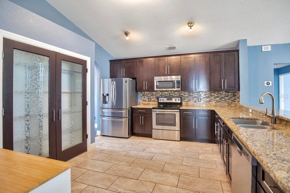 HUCKLEBERRY FIELDS TR N5 / WATERFORD LAKES - Residential