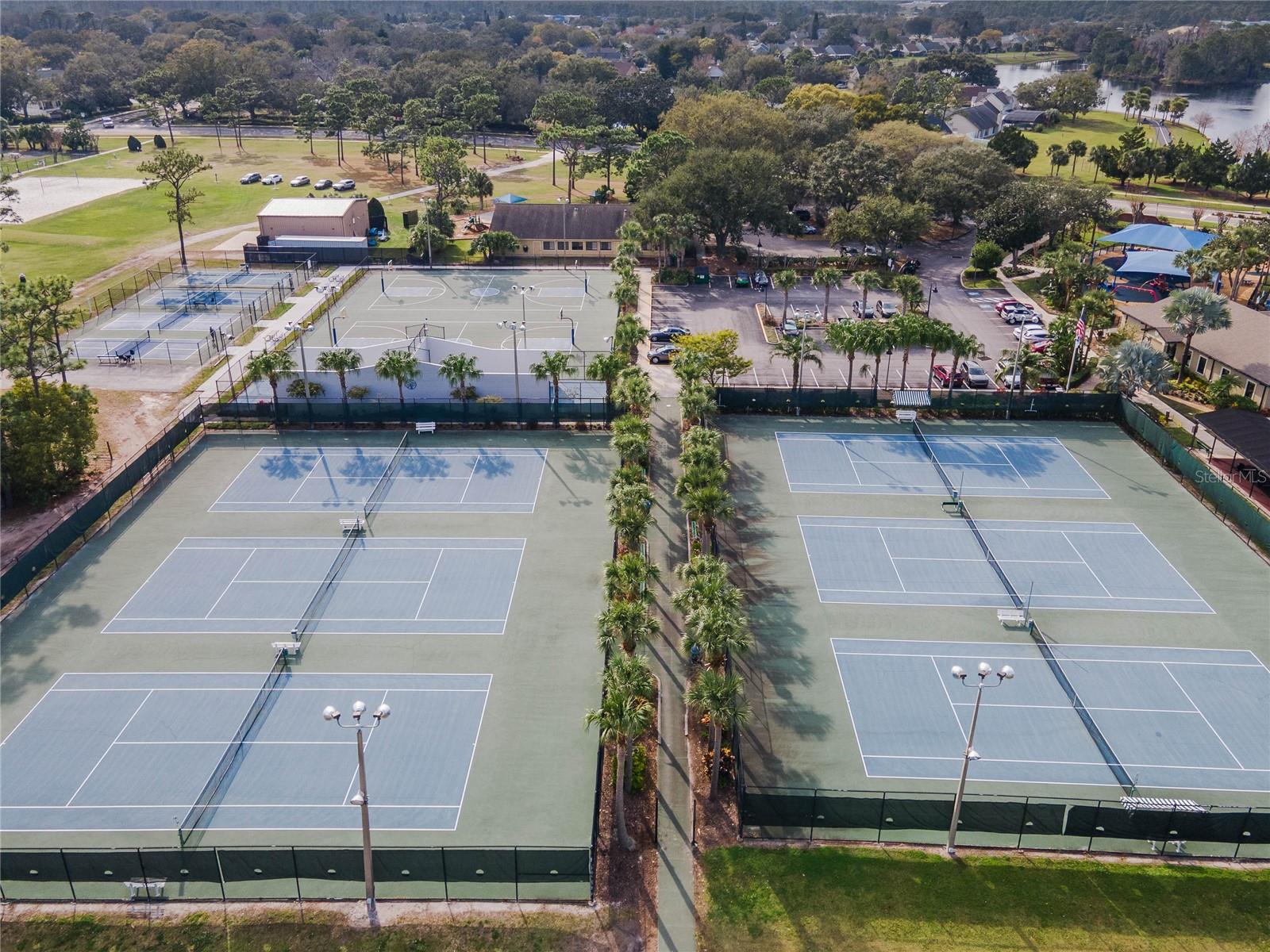 HUCKLEBERRY FIELDS TR N5 / WATERFORD LAKES - Residential