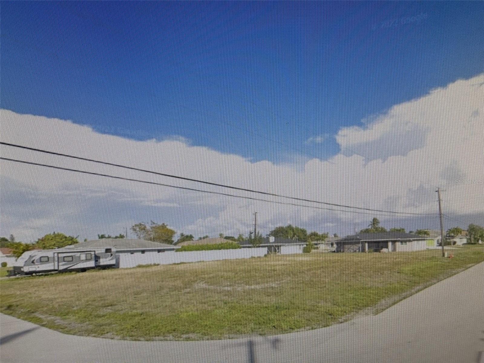 CAPE CORAL - Land