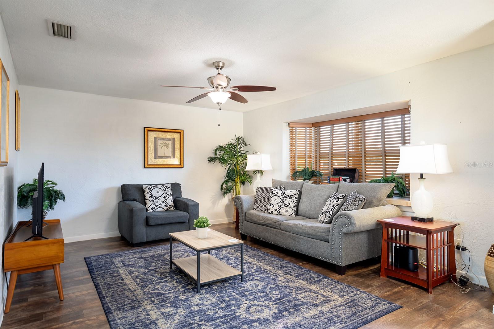 1390 W PORTILLO DRIVE