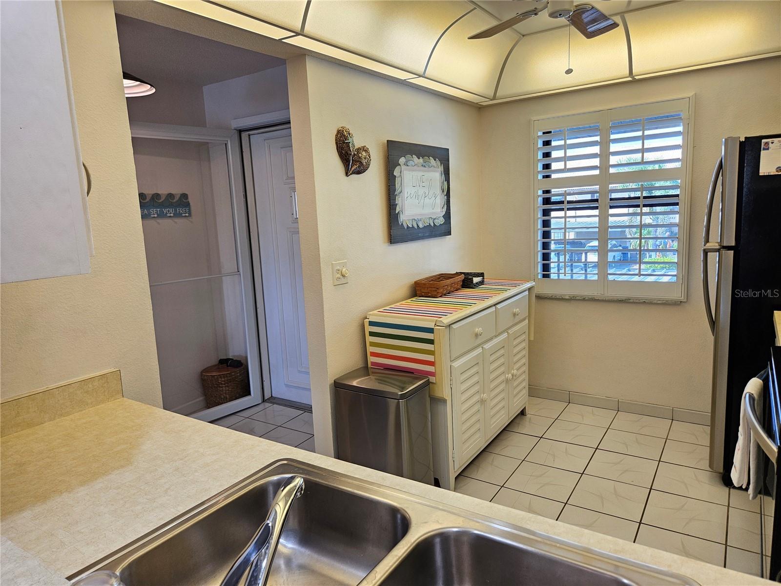 MISSION LAKES - Residential Lease