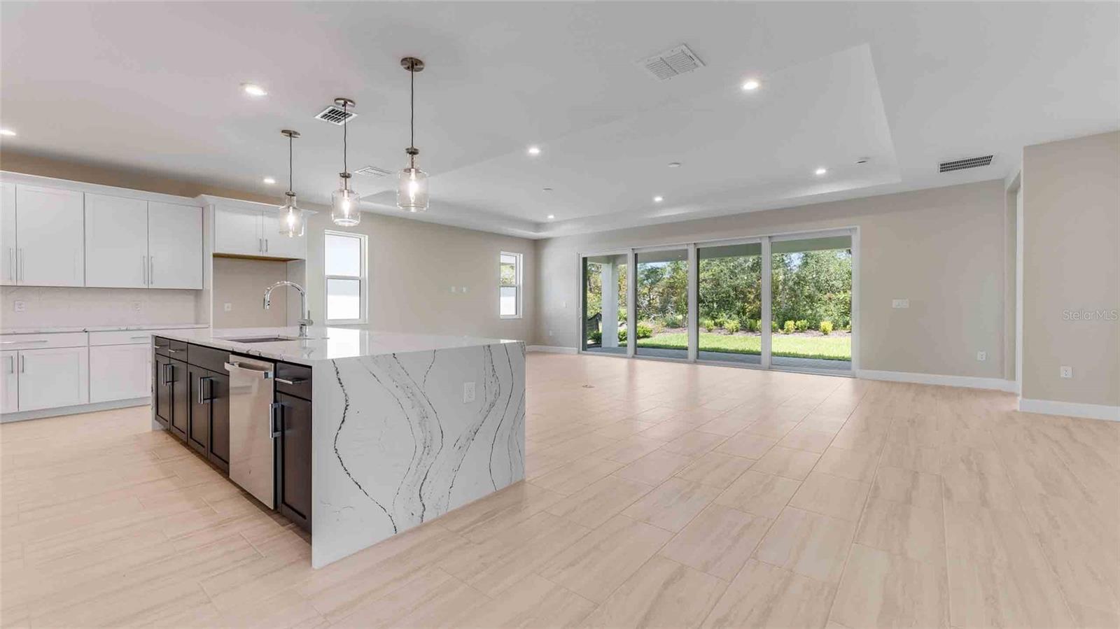 1262 VENICE COURT