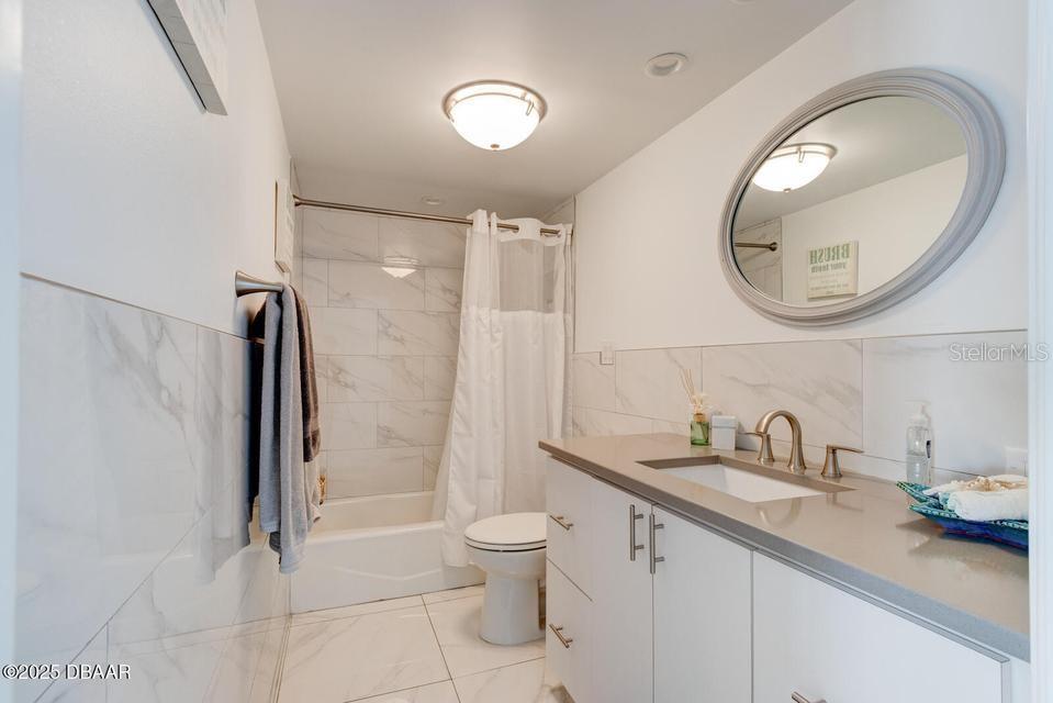 ALIKI CONDO - Residential