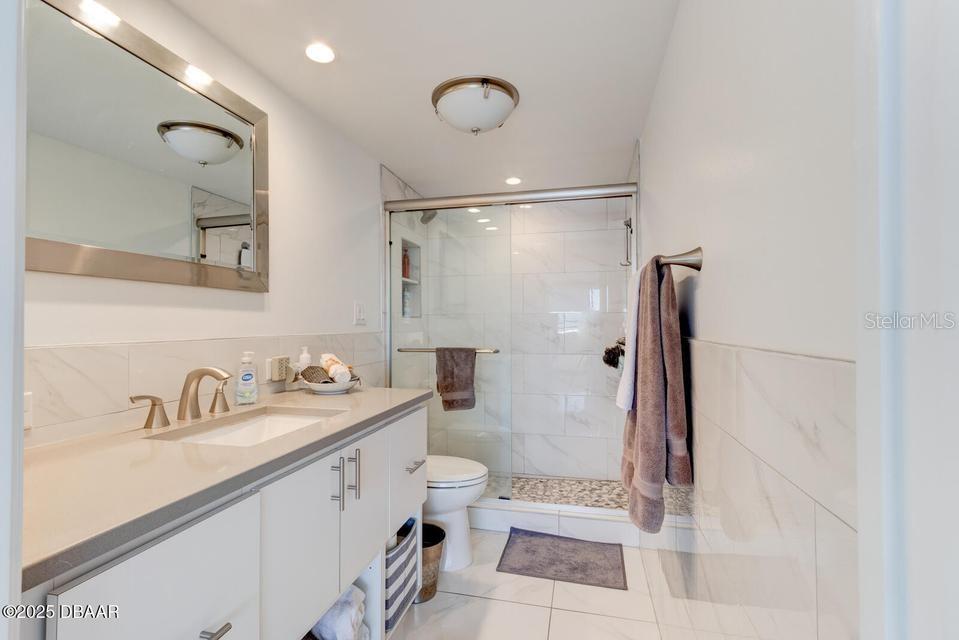 ALIKI CONDO - Residential