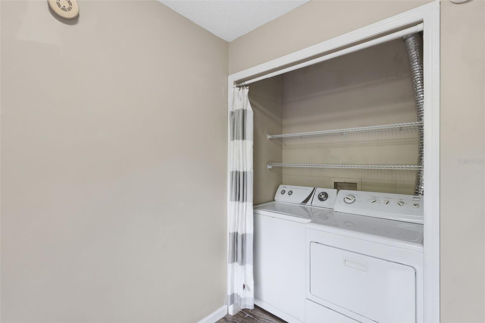 HIDDEN OAKS CONDO PH 03 - Residential