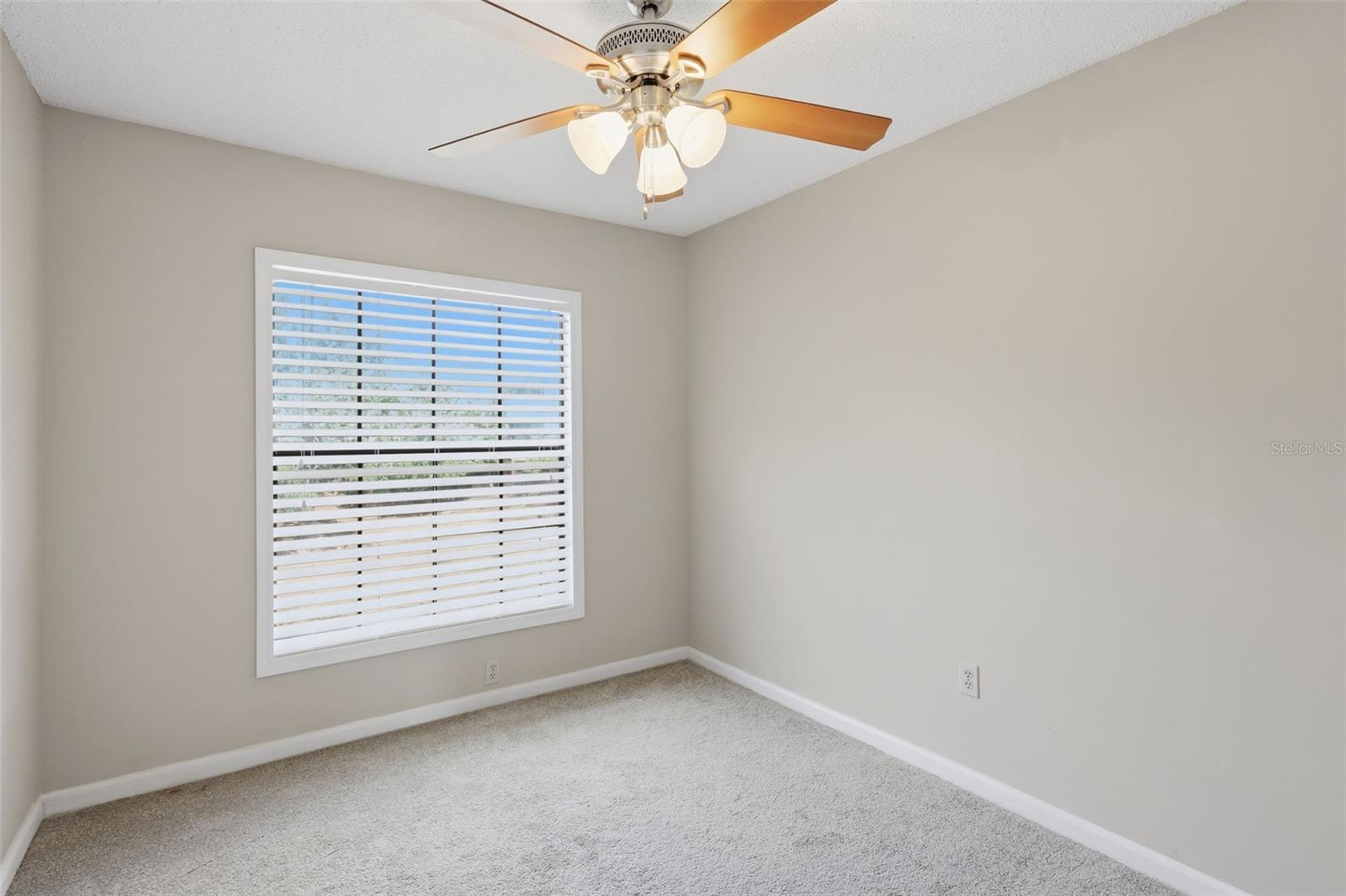 HIDDEN OAKS CONDO PH 03 - Residential