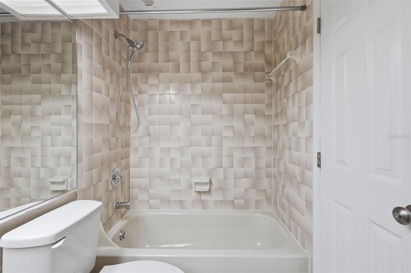 HIDDEN OAKS CONDO PH 03 - Residential