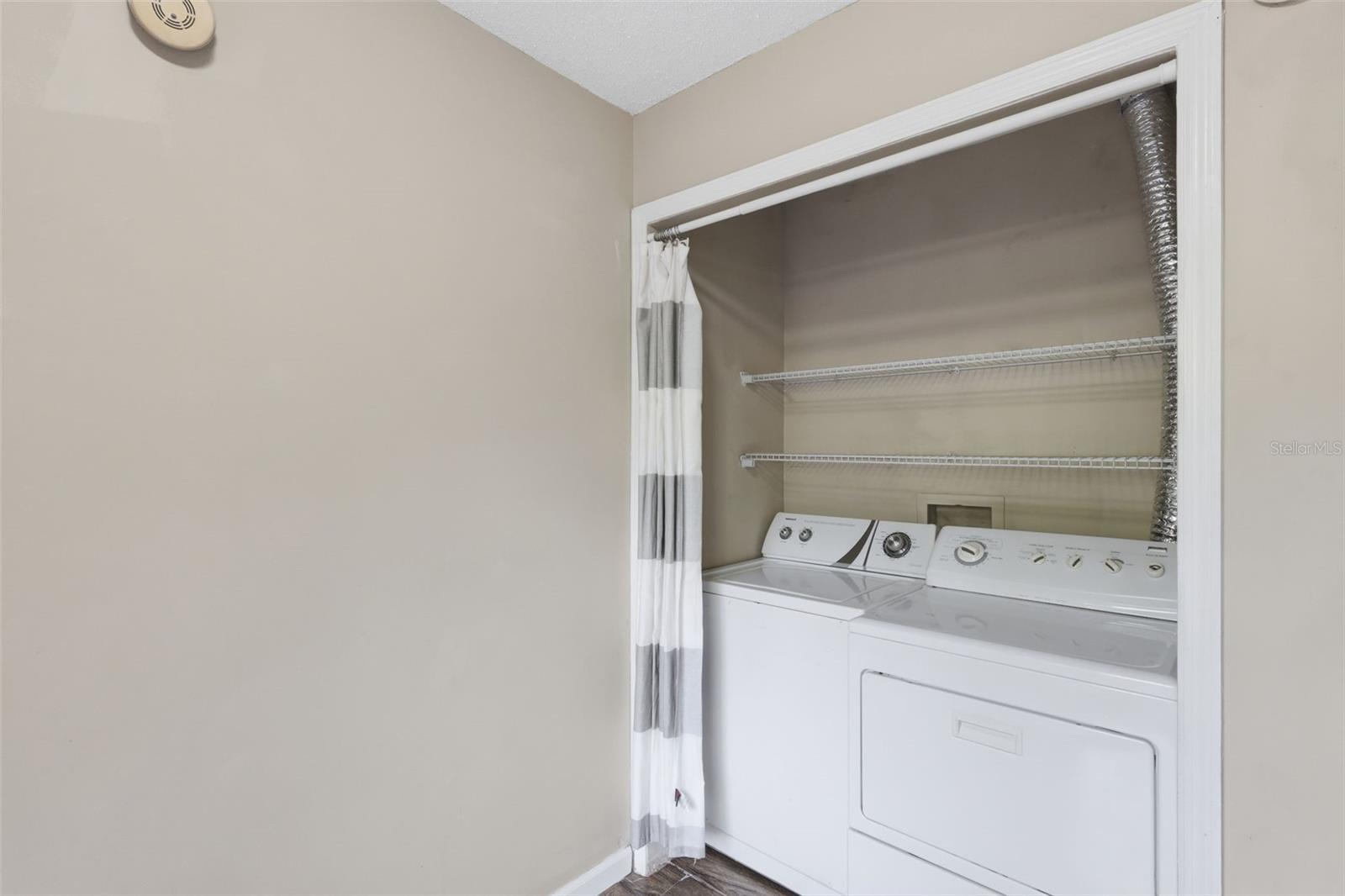HIDDEN OAKS CONDO PH 03 - Residential