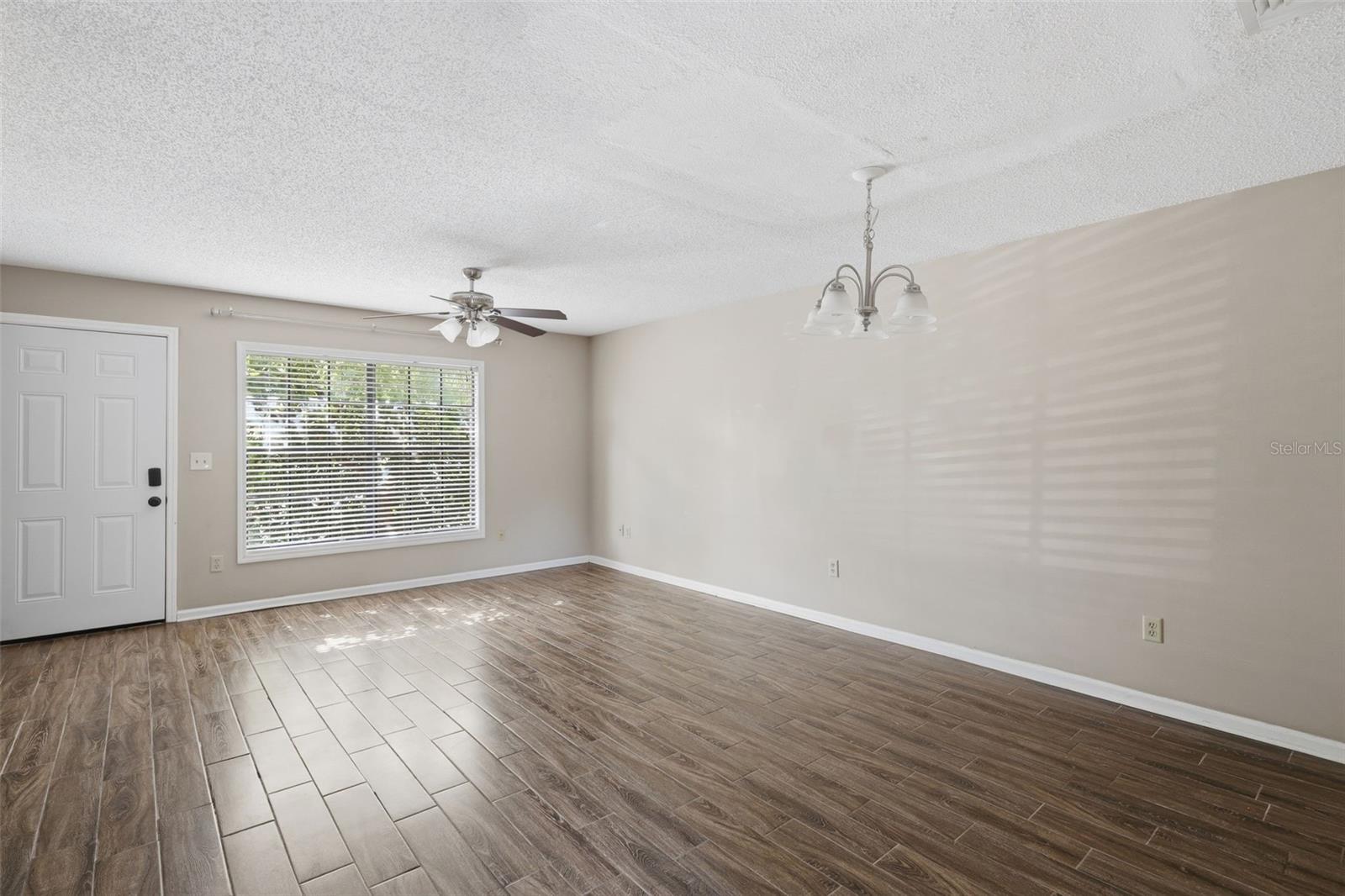 HIDDEN OAKS CONDO PH 03 - Residential