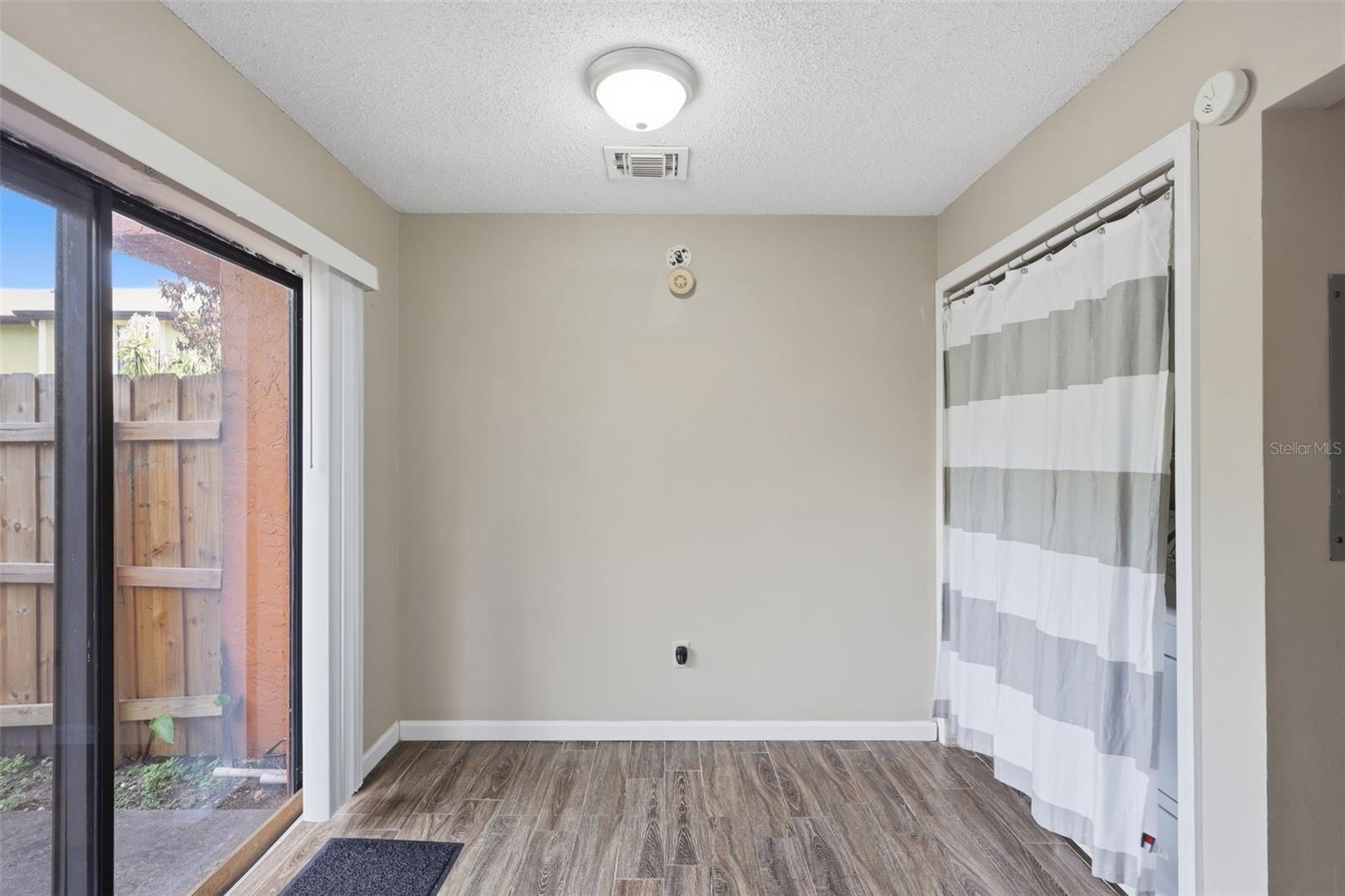 HIDDEN OAKS CONDO PH 03 - Residential