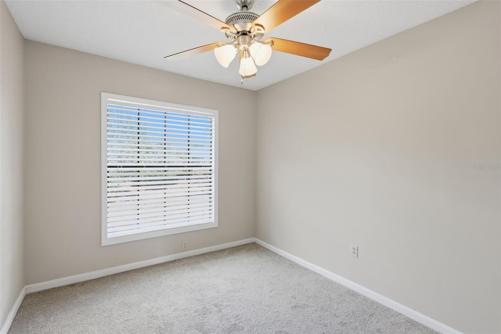 HIDDEN OAKS CONDO PH 03 - Residential