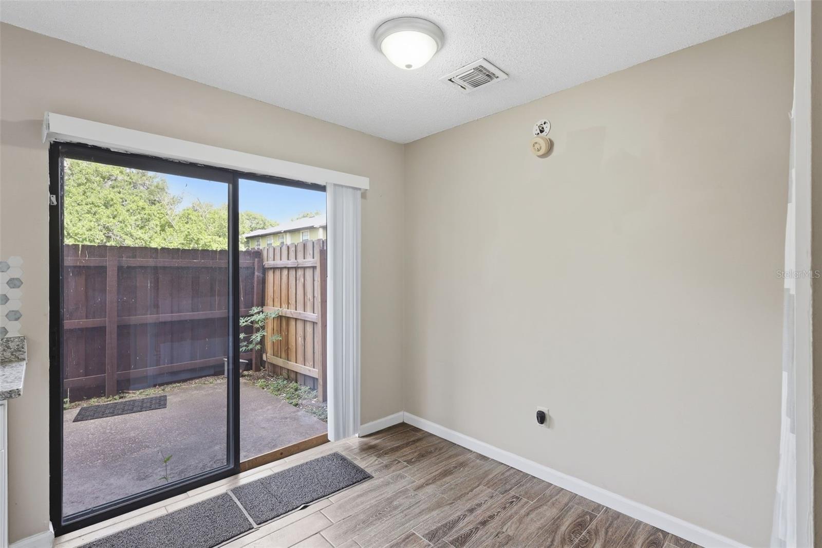 HIDDEN OAKS CONDO PH 03 - Residential