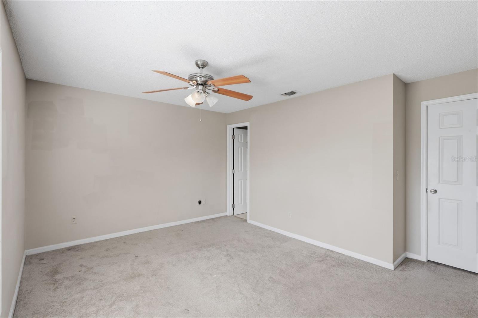 HIDDEN OAKS CONDO PH 03 - Residential