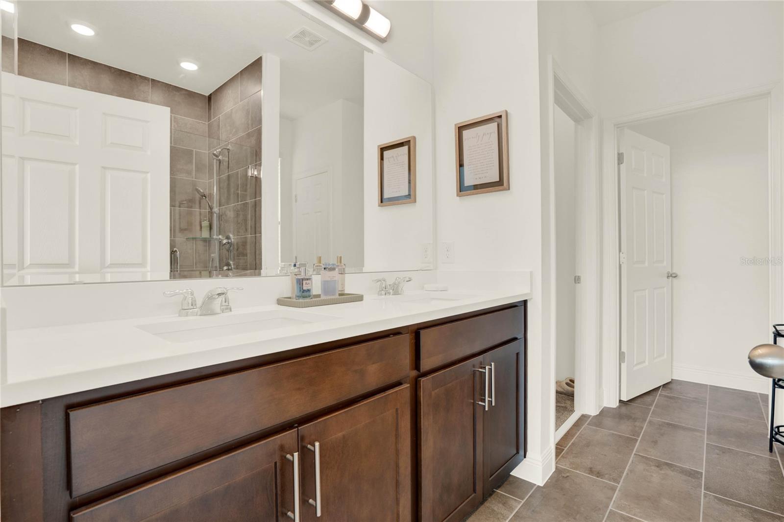 TRINITY LAKES - Residential