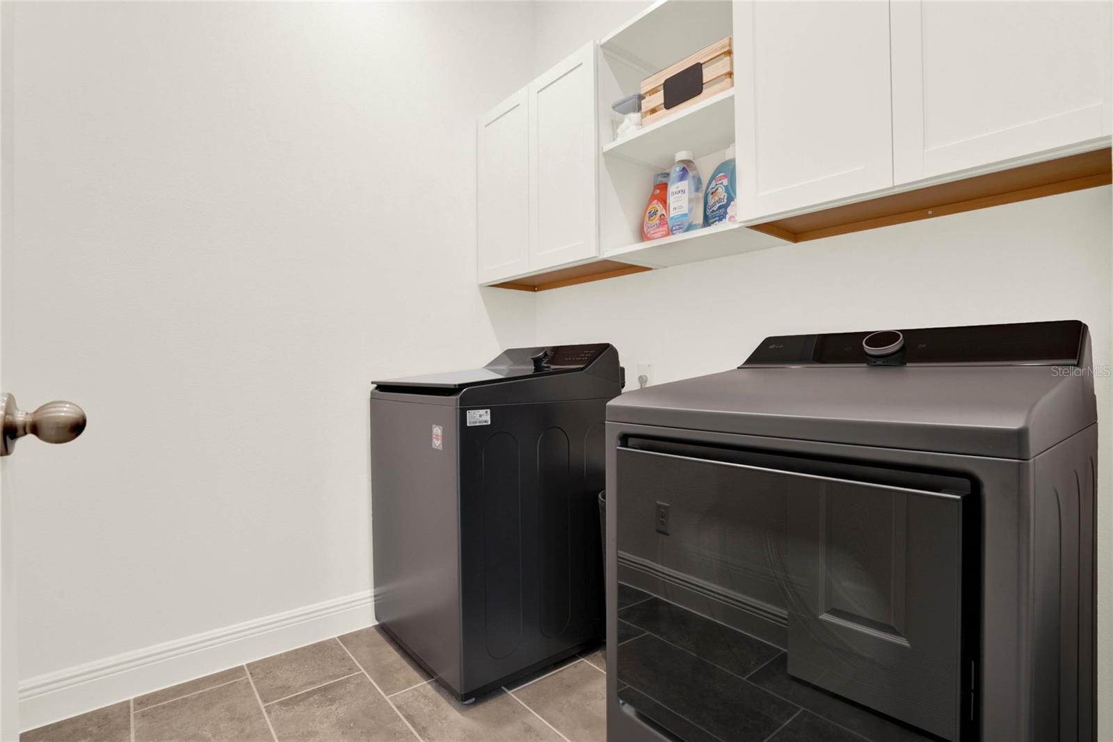 TRINITY LAKES - Residential