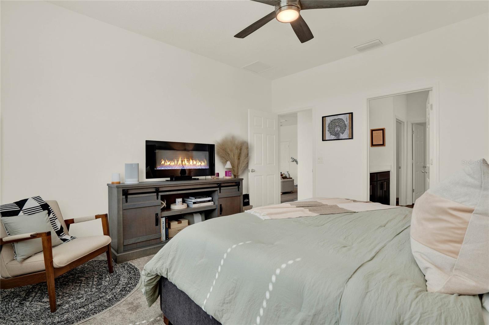 TRINITY LAKES - Residential