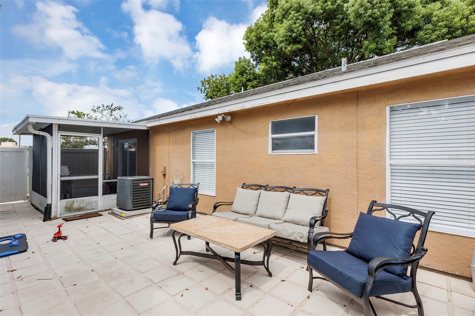 DEERSONG 2 - Residential Lease