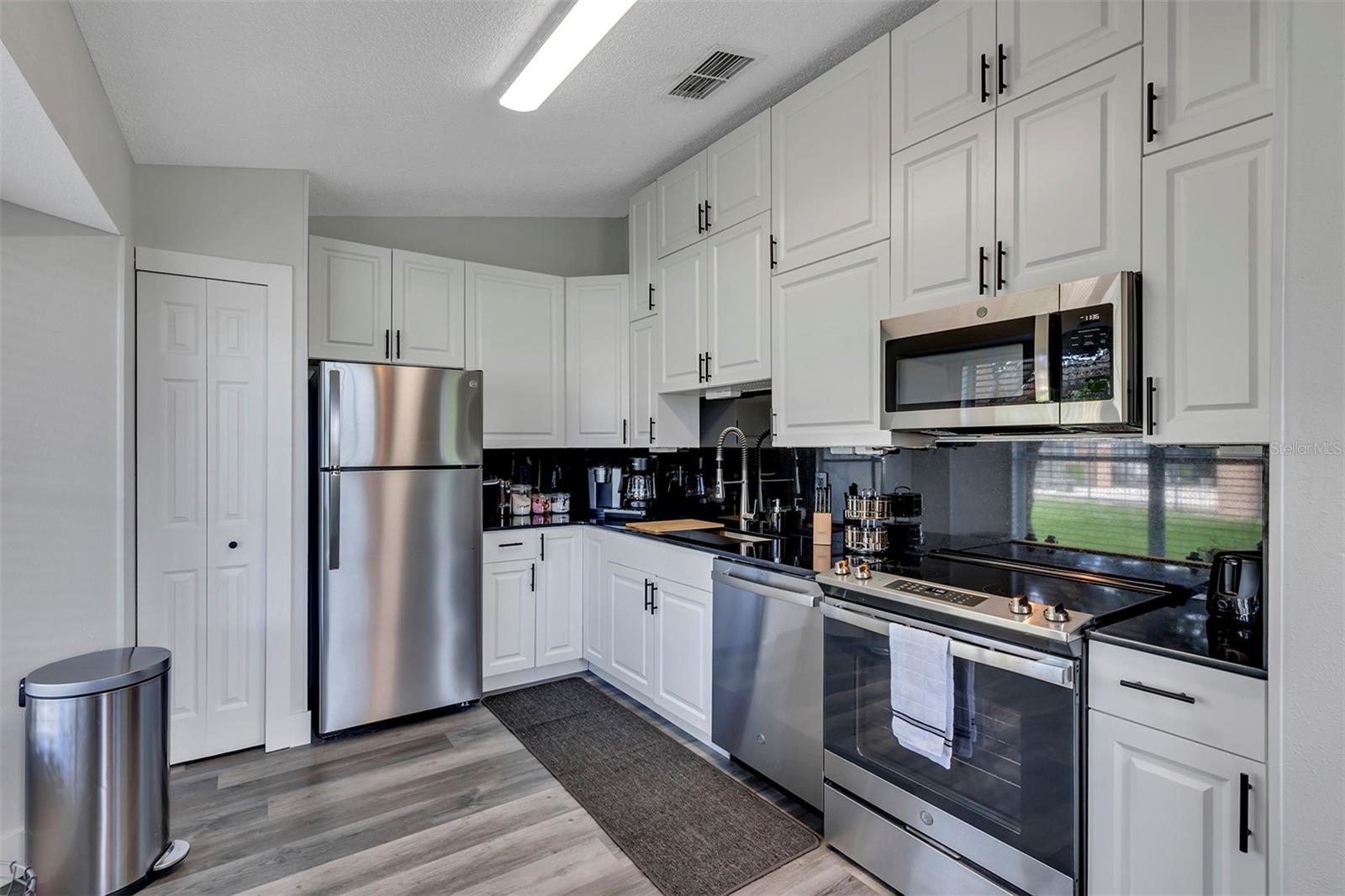 DEERSONG 2 - Residential Lease