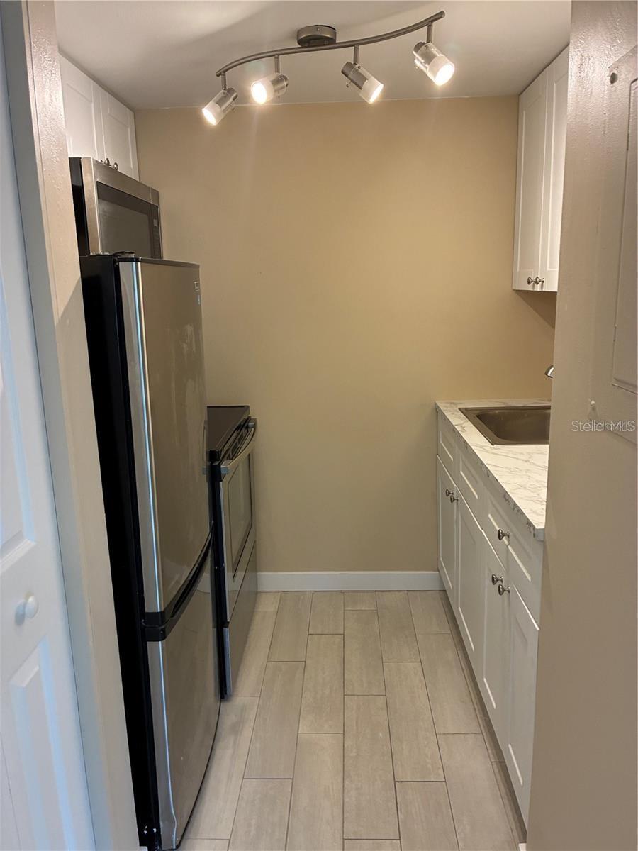 WATERSIDE CONDO II - Residential