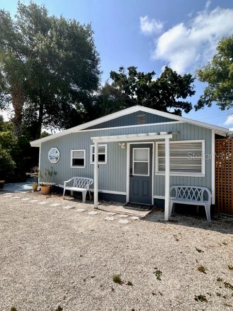 AVAILABLE JULY 7th - Welcome to your charming oasis in the heart of Sarasota! This delightful private detached 1 bedroom, 1 bath mother-in-law suite offers a unique blend of comfort and convenience nestled in the coveted Bayou Oaks neighborhood, providing you with a perfect retreat. Step inside the cozy 1-bedroom, 1-bathroom haven. This home offers a warm and inviting atmosphere. The well-appointed kitchen and bathroom ensures your comfort. Step outside onto the inviting outside porch, where you can savor the Florida sunshine and relish the peaceful surroundings. The lush surroundings and serene ambiance make it the perfect spot for unwinding after a long day. Situated just moments away from Downtown Sarasota, Lido Beach, St Armands Circle, and the Ringling Museum, this home places you at the center of all the action. Whether you're seeking a day of cultural exploration or a relaxing beach getaway, you'll find it all within easy reach. Don't miss this opportunity to make this Sarasota gem your own. Embrace the laid-back Florida lifestyle and make this charming residence your personal sanctuary. Don't wait to experience the best of Sarasota living - schedule your showing today! All utilties included in rent except for cable/wifi.