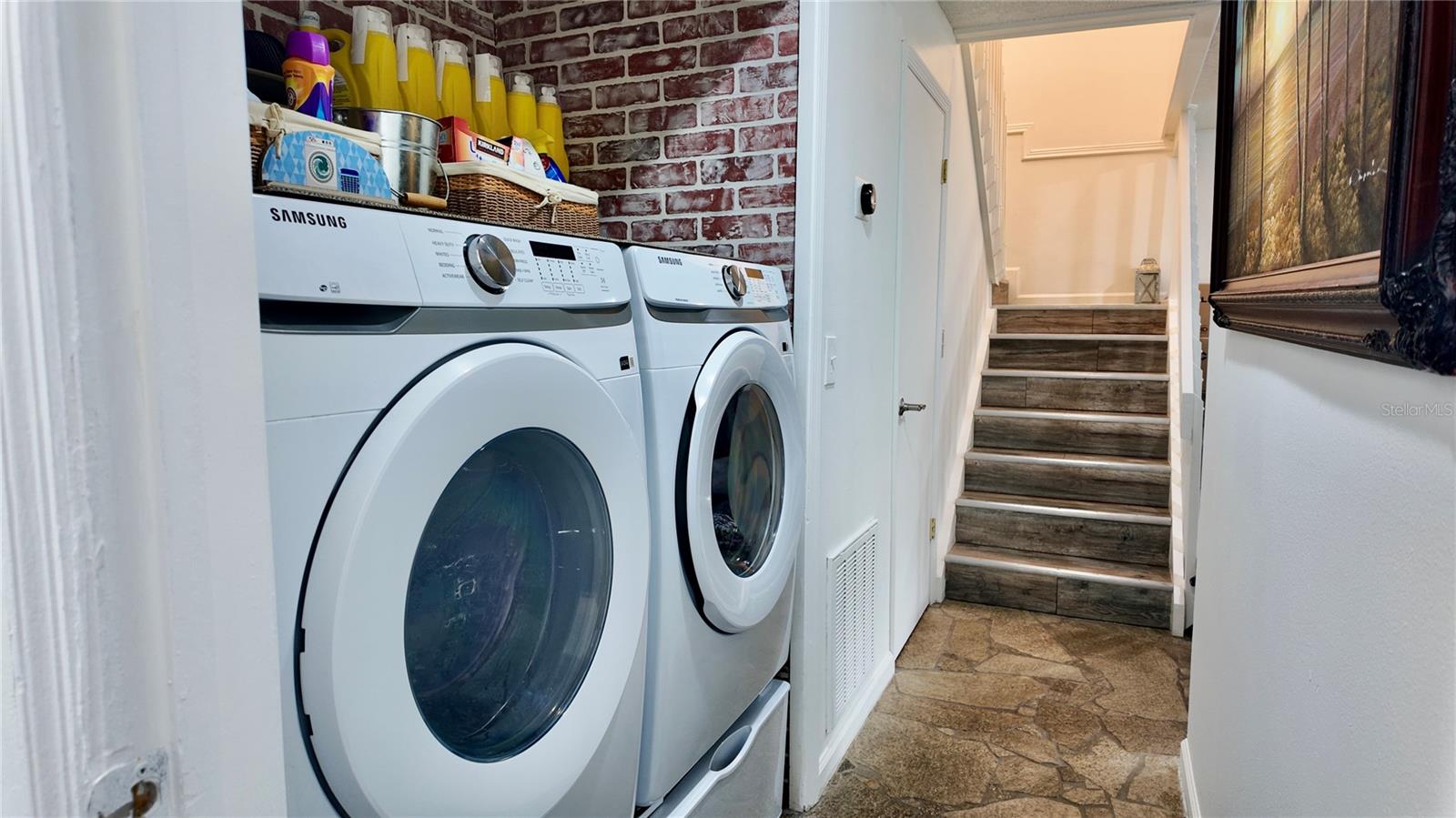 PHEASANT RUN AT ROSEMONT CONDO - Residential