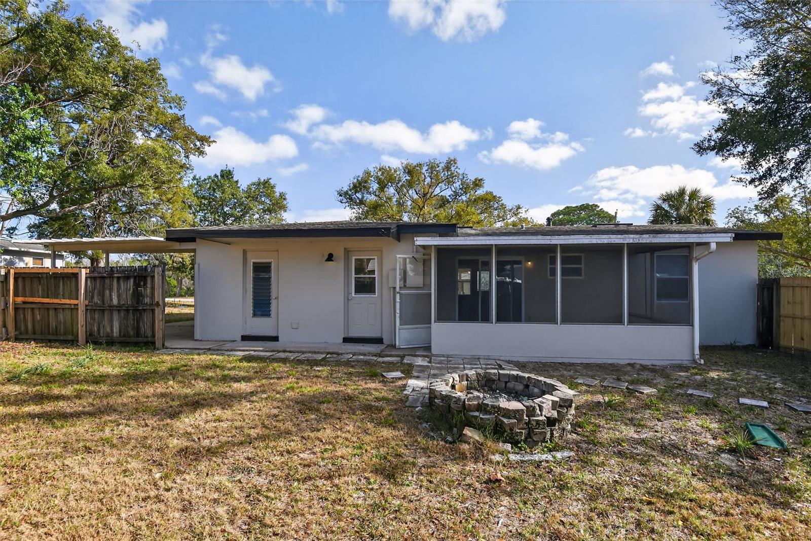 DELTONA LAKES UNIT 01 - Residential