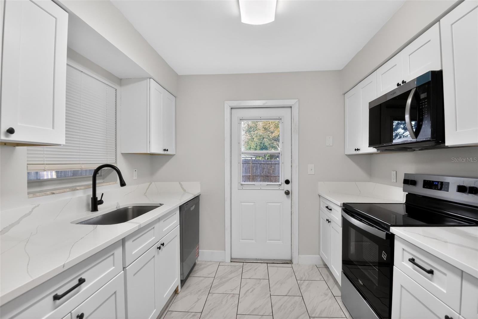 DELTONA LAKES UNIT 01 - Residential