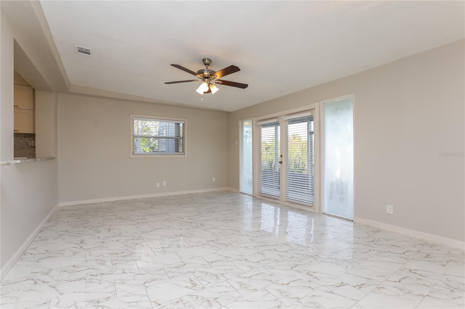 CRYSTAL SHORES - Residential Lease