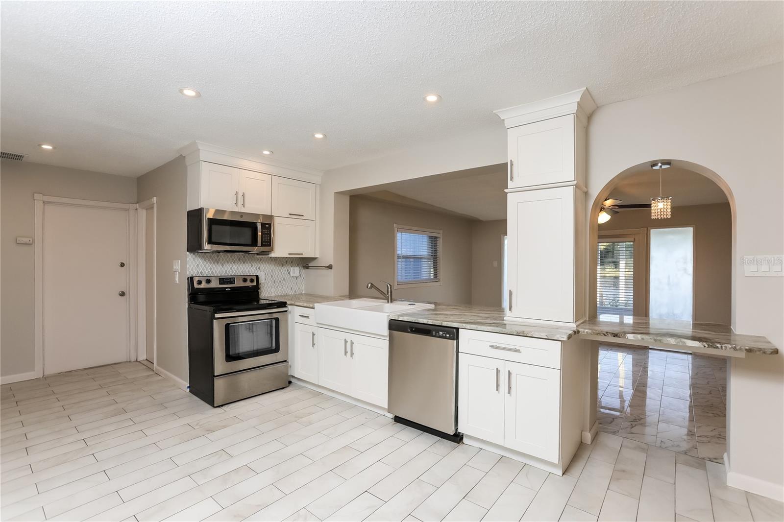 CRYSTAL SHORES - Residential Lease