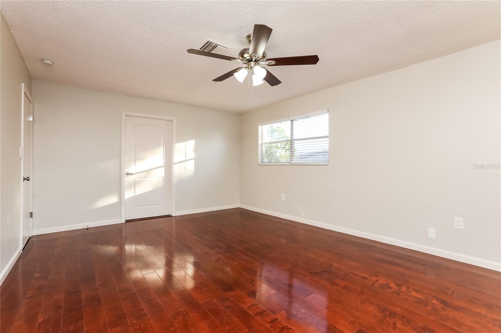 CRYSTAL SHORES - Residential Lease