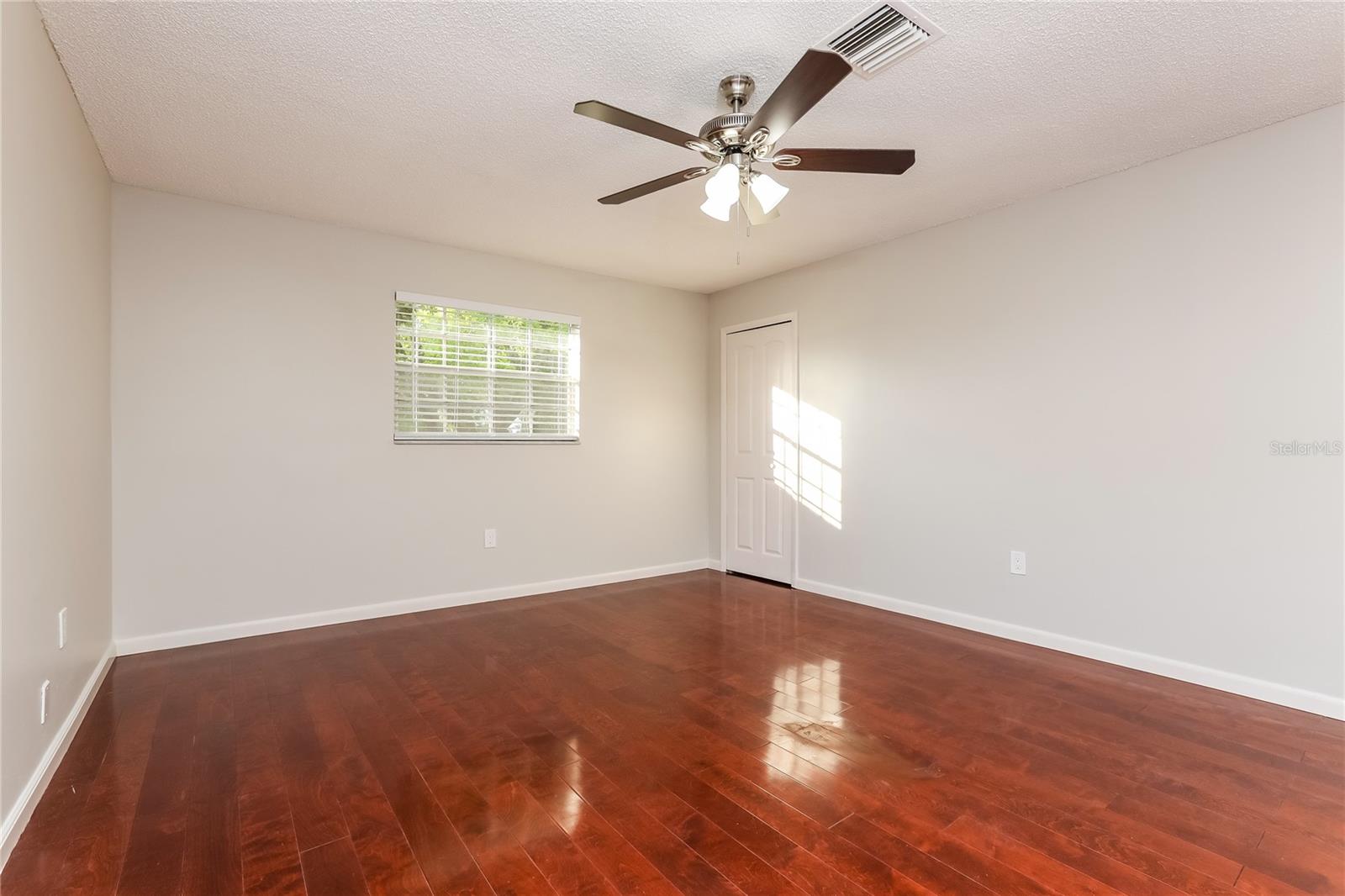 CRYSTAL SHORES - Residential Lease