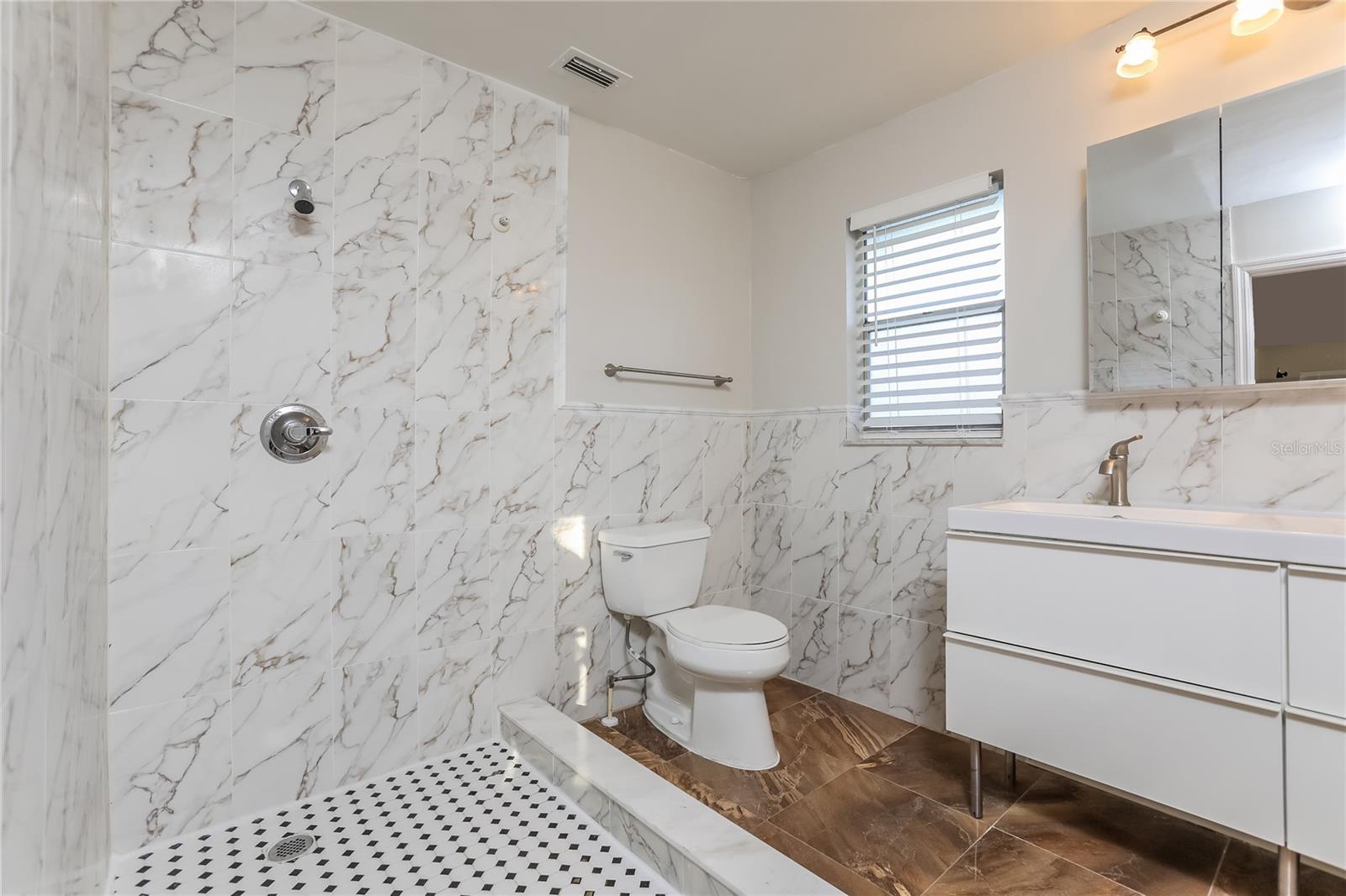 CRYSTAL SHORES - Residential Lease