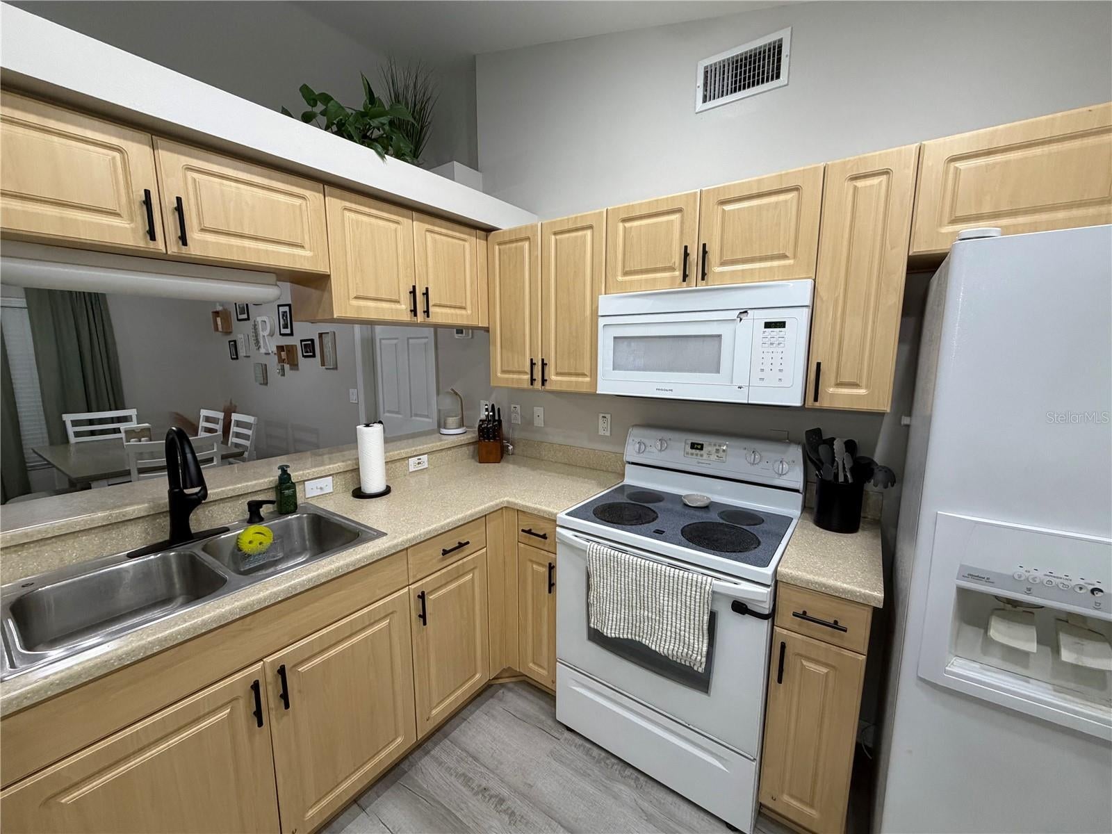 10106 DUSTY HILL LOOP