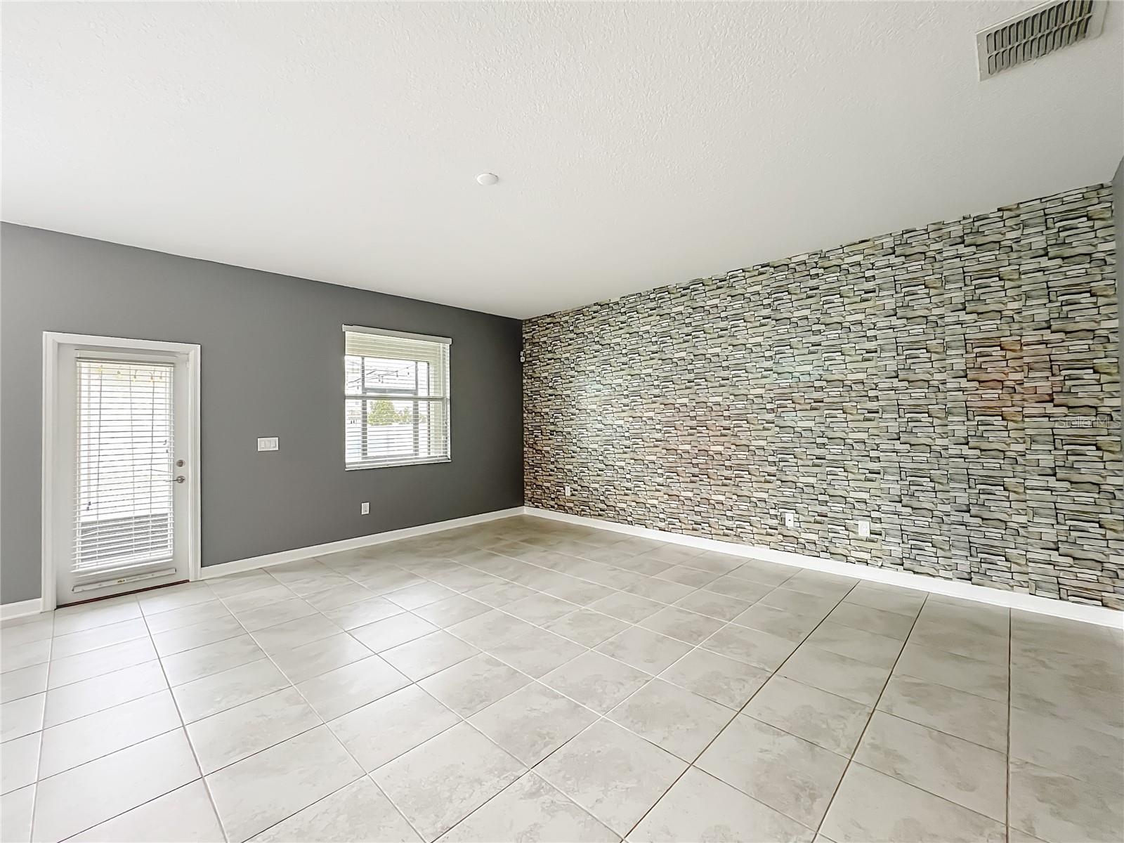 PANTHER VIEW - Residential