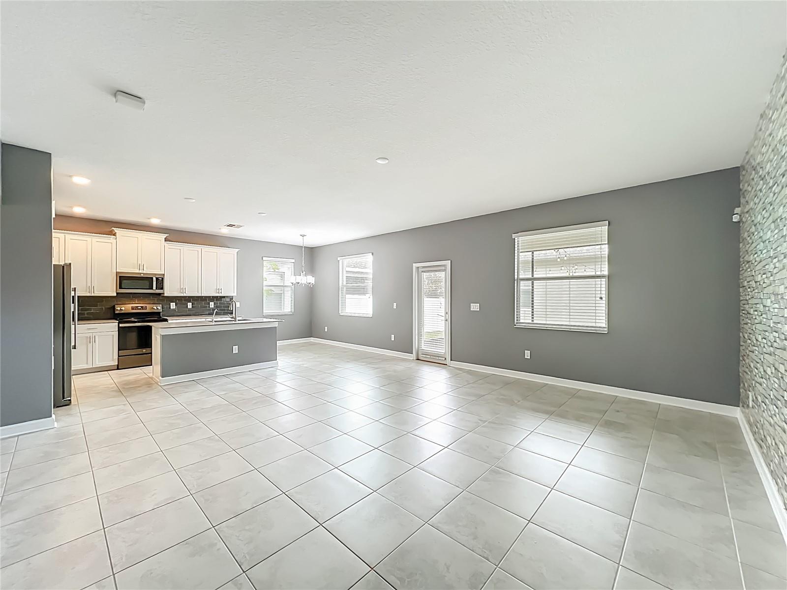 PANTHER VIEW - Residential