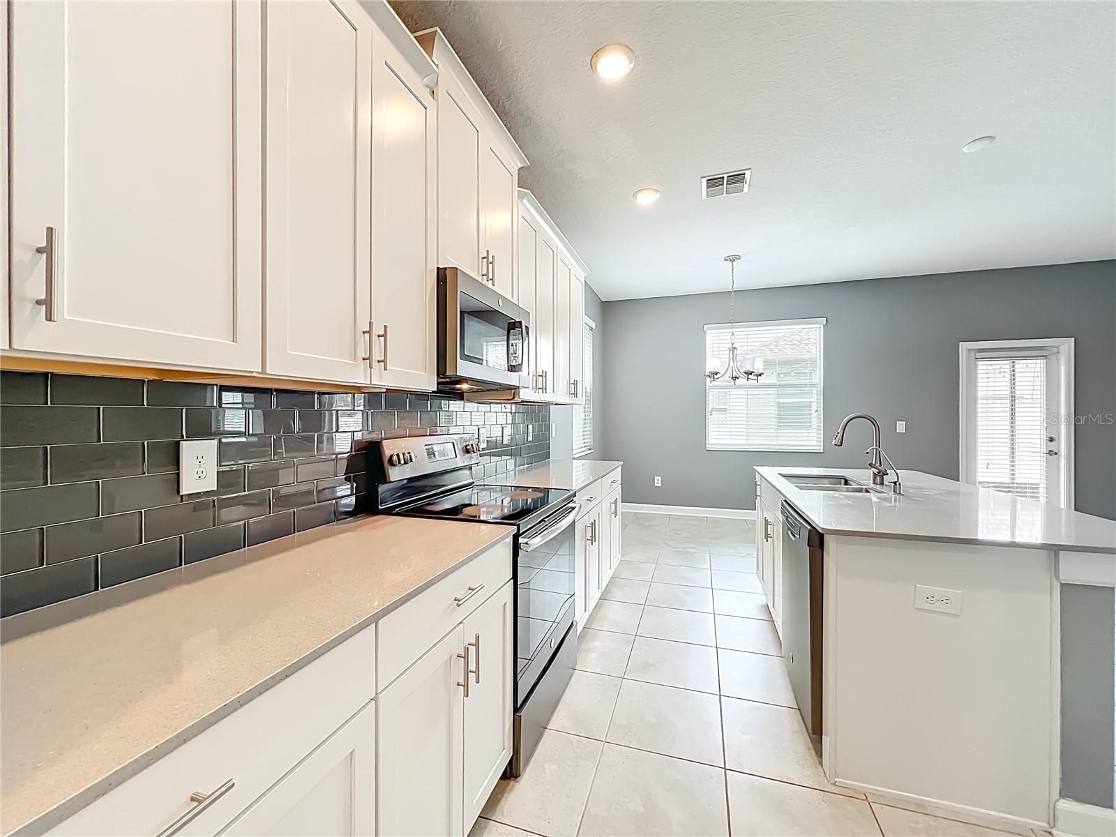 PANTHER VIEW - Residential