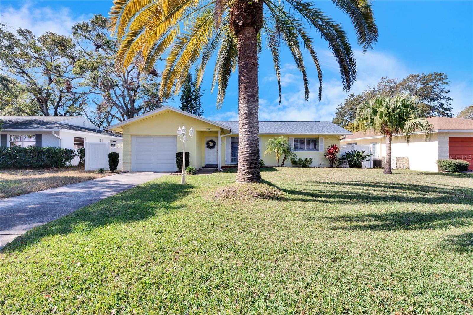 2589 REDWOOD CIRCLE