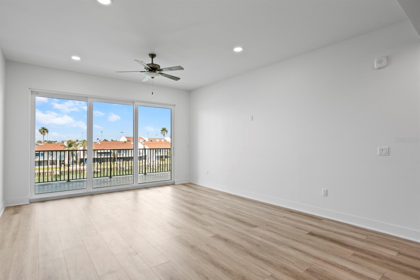 THE RESIDENCES AT TOWN CENTER - Residential