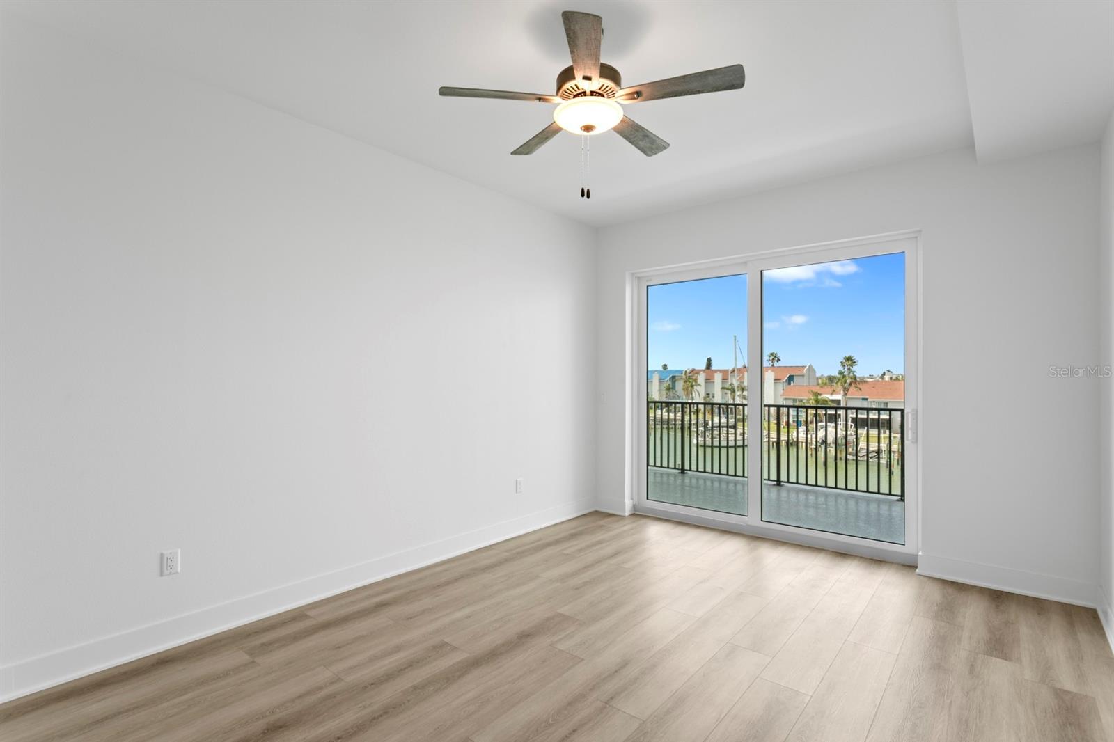 THE RESIDENCES AT TOWN CENTER - Residential