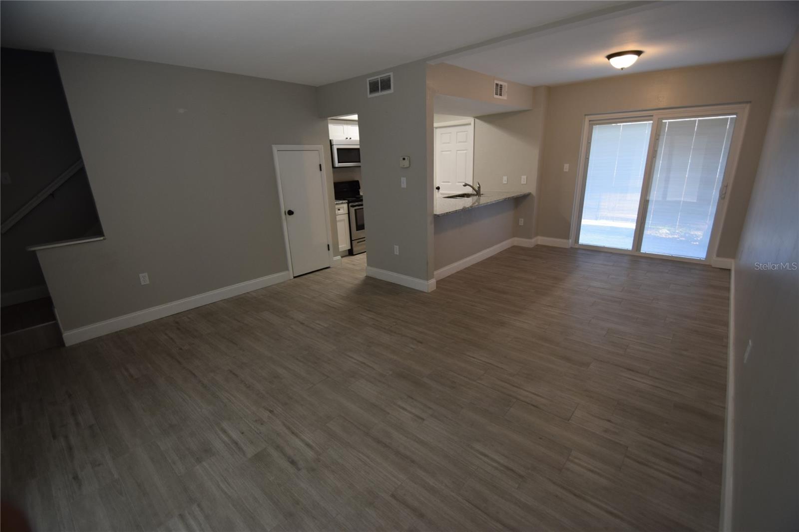 CASTLE SUB - Residential Lease