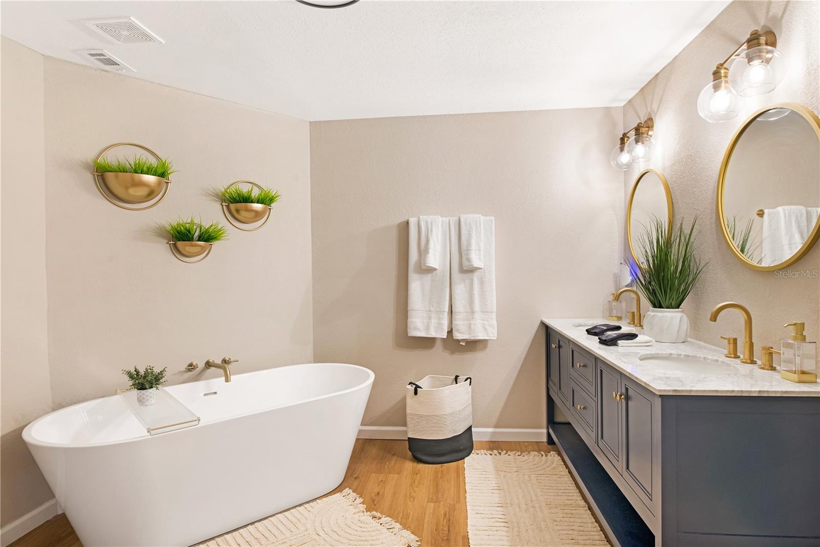 MANOR HEIGHTS NORTH - Residential