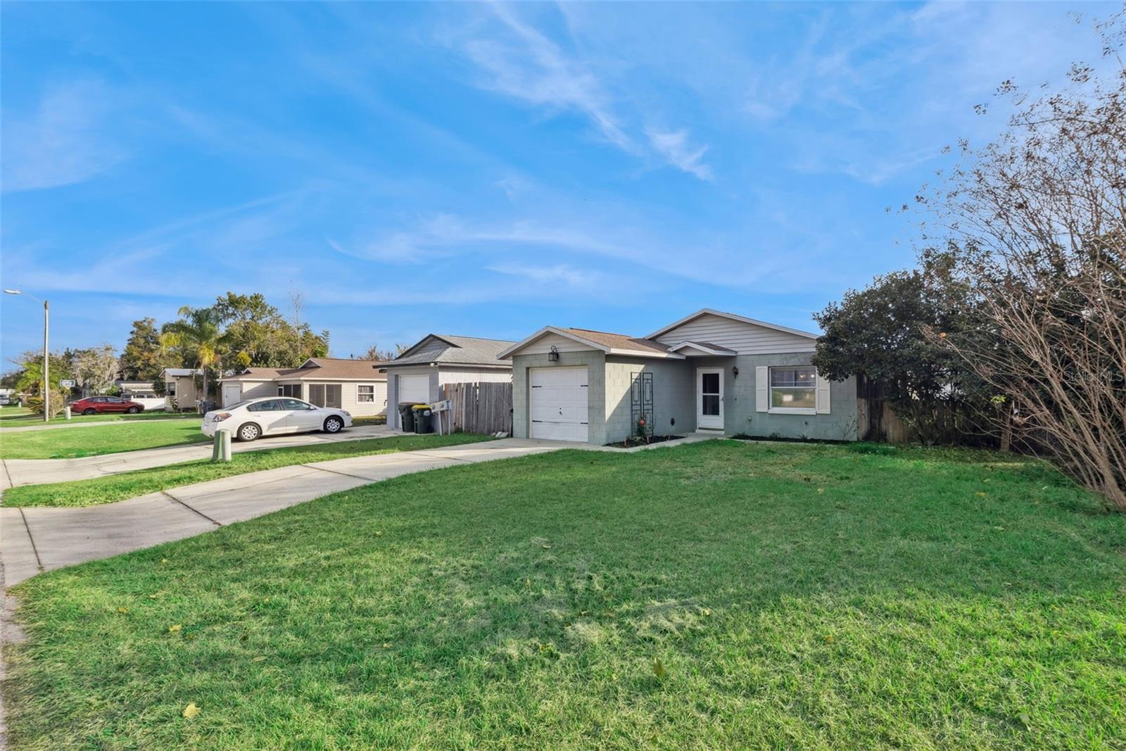 UMATILLA LAKE MARY ESTATES - Residential