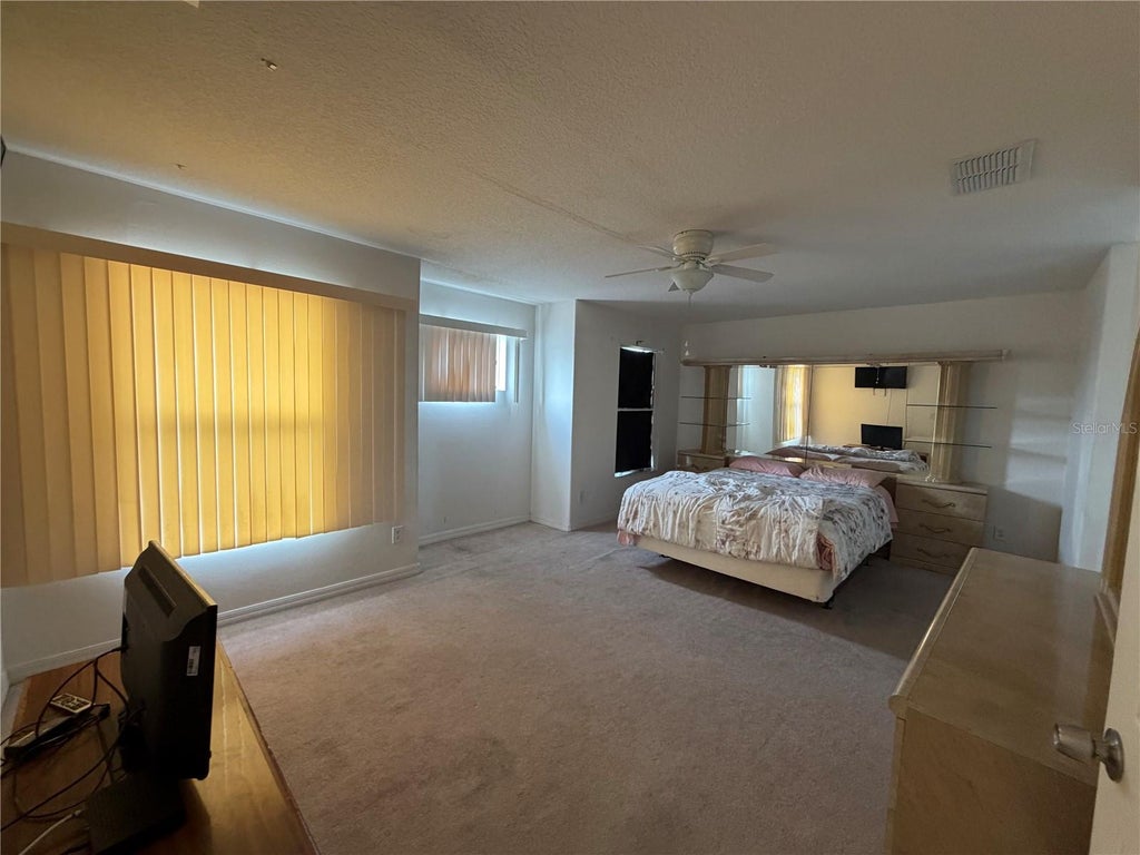 Photo of 456 Waterford Way, Kissimmee, FL 34746 (MLS # O6438089)