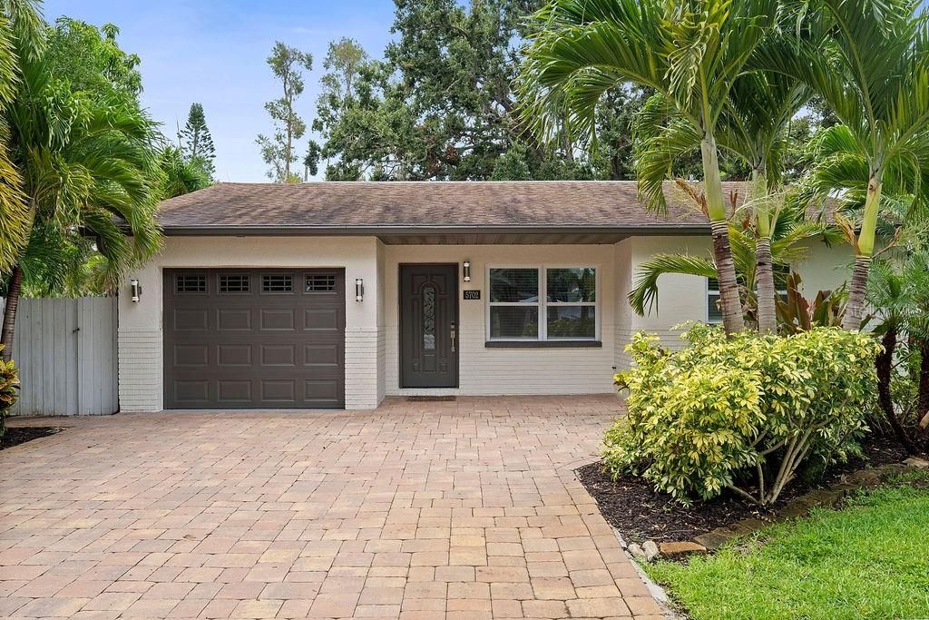 Photo of 5702 Tangerine Avenue S, Gulfport, FL 33707 (MLS # A4656568)