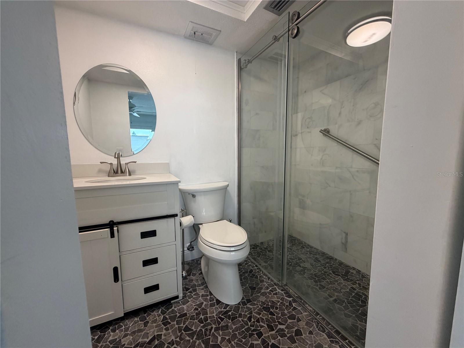 COUNTRY CLUB APTS - Residential Lease